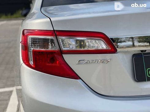 Toyota Camry 2012 - фото 16