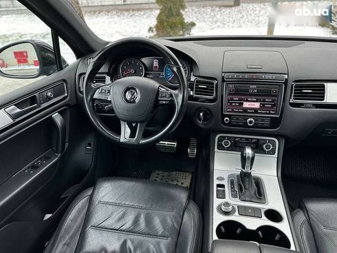 Volkswagen Touareg 2017 - фото 24