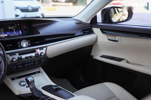 Lexus ES 2016 - фото 15