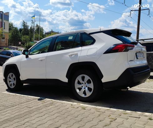 Toyota RAV4 2019 белый - фото 5