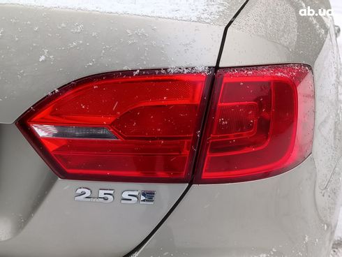 Volkswagen Jetta 2012 бежевый - фото 9