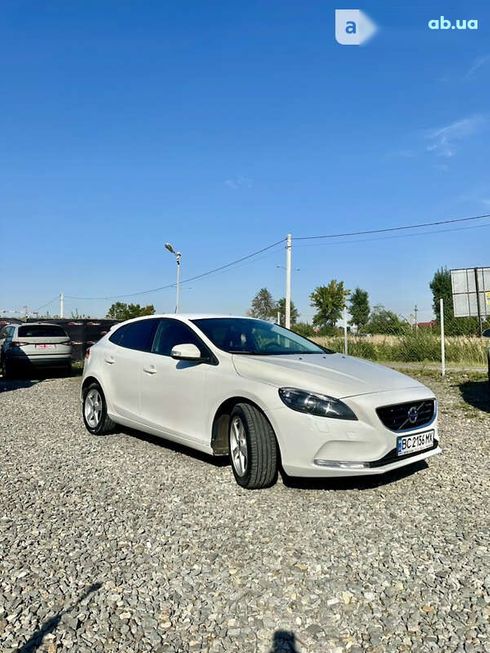 Volvo V40 2014 - фото 4