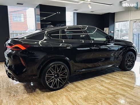 BMW X6 M 2022 - фото 8
