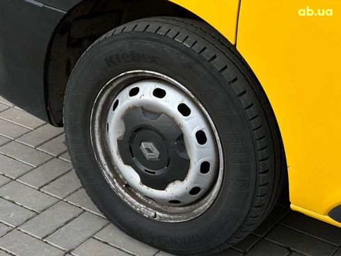 Renault Trafic 2017 желтый - фото 15