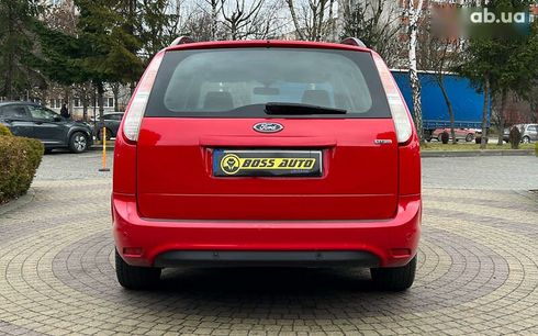 Ford Focus 2010 - фото 6