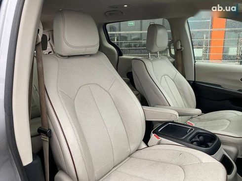 Chrysler Pacifica 2016 - фото 24