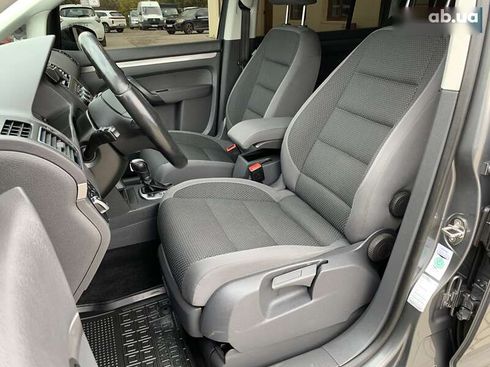 Volkswagen Touran 2011 - фото 25