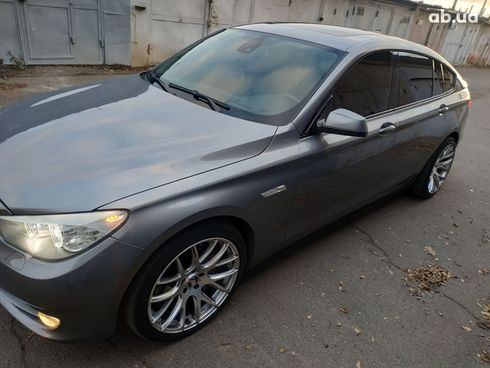 BMW 5 серия 2010 серый - фото 6