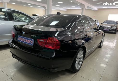 BMW 3 серия 2011 черный - фото 8