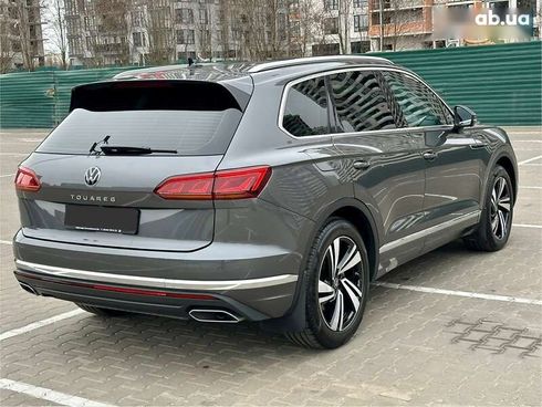 Volkswagen Touareg 2022 - фото 18