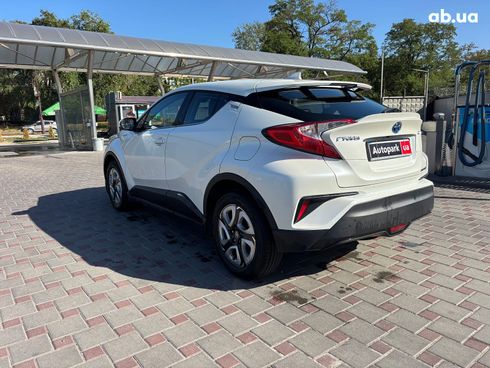 Toyota C-HR 2020 белый - фото 3