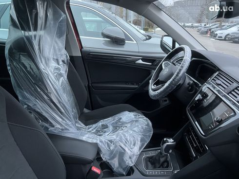 Volkswagen Tiguan 2022 - фото 22