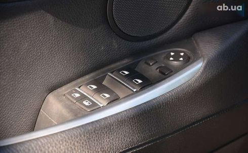 BMW 5 серия 2017 - фото 17