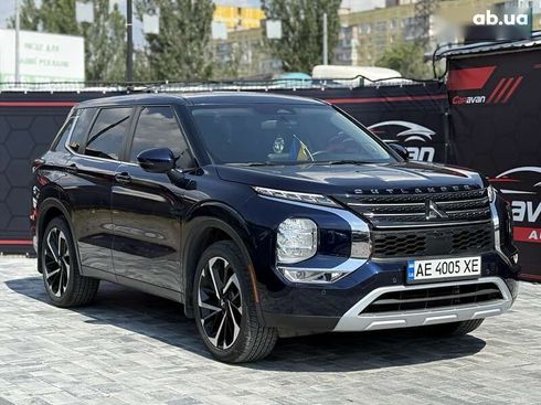 Mitsubishi Outlander 2021 - фото 2