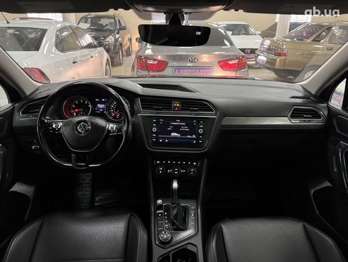 Volkswagen Tiguan 2018 серый - фото 7