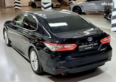 Toyota Camry 2019 - фото 16