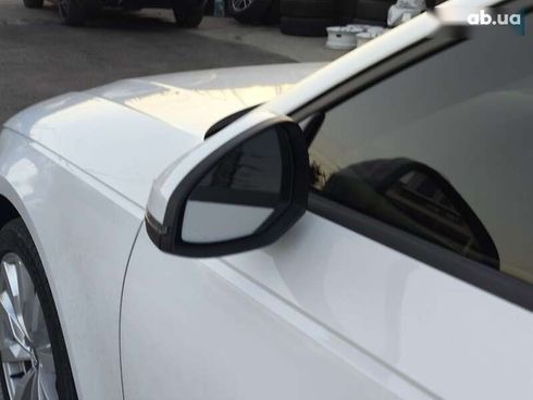 Audi A4 2016 - фото 11