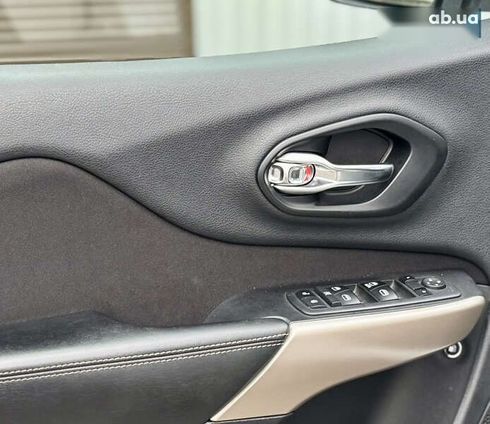 Jeep Cherokee 2017 - фото 16