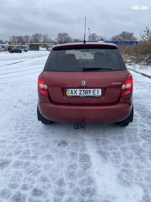 Skoda Fabia 2008 вишневый - фото 3