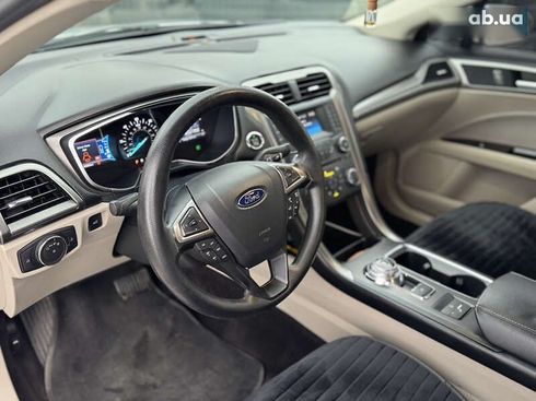 Ford Fusion 2016 - фото 16
