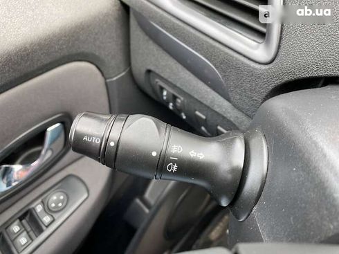 Renault Scenic 2011 - фото 14