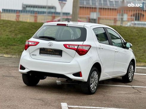 Toyota Yaris 2017 - фото 17