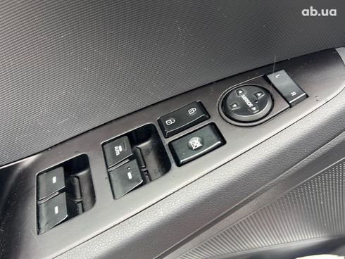 Hyundai Ioniq 2019 красный - фото 25