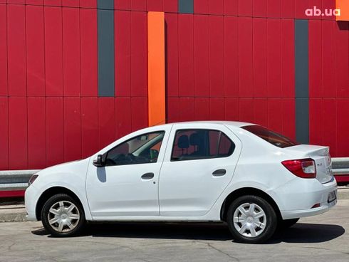 Renault Logan 2016 - фото 9