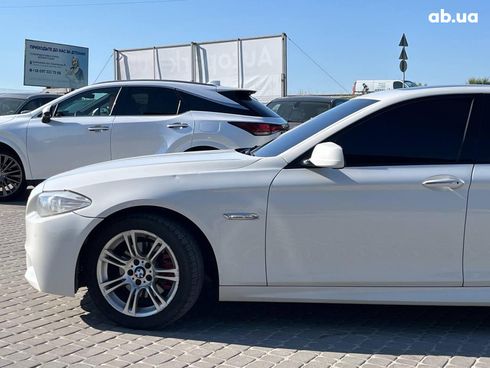 BMW 5 серия 2013 белый - фото 41