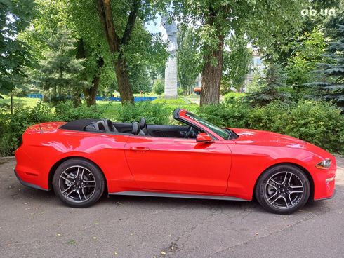 Ford Mustang 2019 красный - фото 4