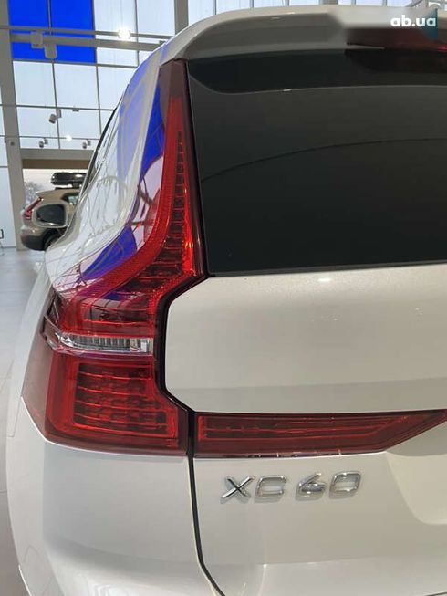 Volvo XC60 2019 - фото 18