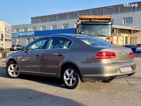 Volkswagen Passat 2011 коричневый - фото 5