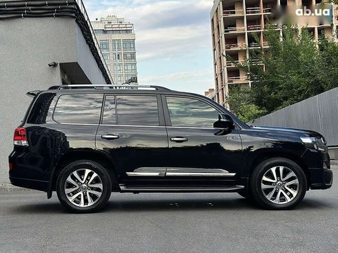 Toyota Land Cruiser 2017 - фото 12