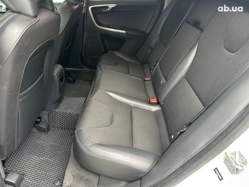 Volvo XC60 2015 белый - фото 17