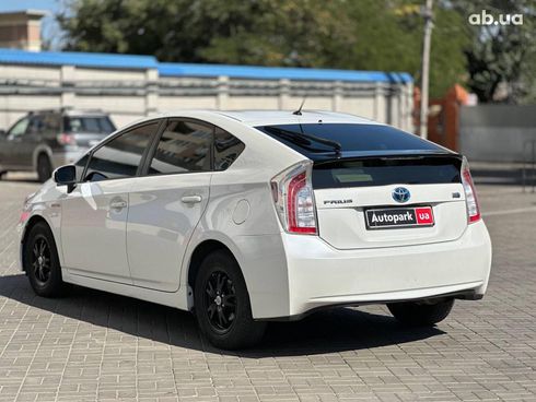 Toyota Prius 2012 белый - фото 8
