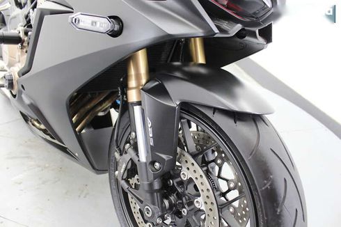 Honda CBR 400R 2019 - фото 10