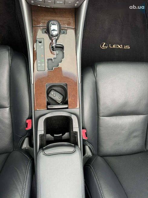 Lexus IS 2011 - фото 26