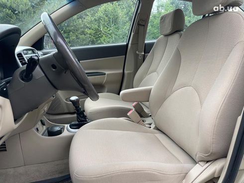 Hyundai Accent 2007 бежевый - фото 15