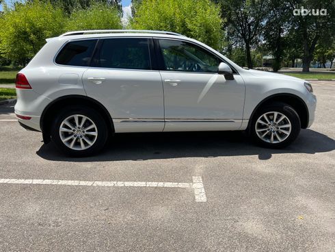 Volkswagen Touareg 2014 белый - фото 7