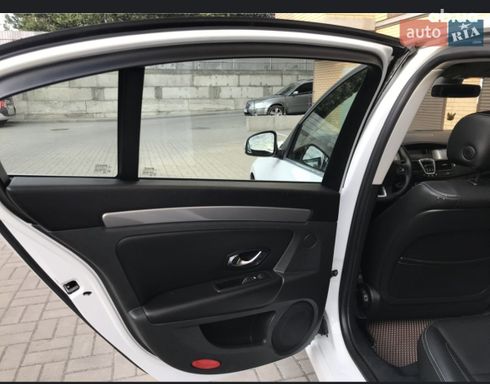 Renault Laguna 2012 белый - фото 10