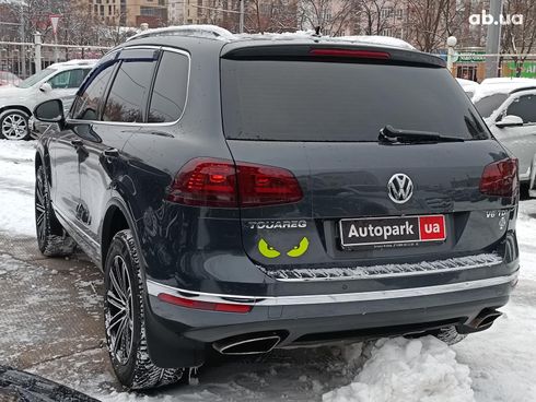 Volkswagen Touareg 2015 серый - фото 5