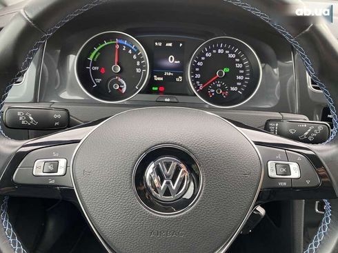 Volkswagen e-Golf 2020 - фото 24