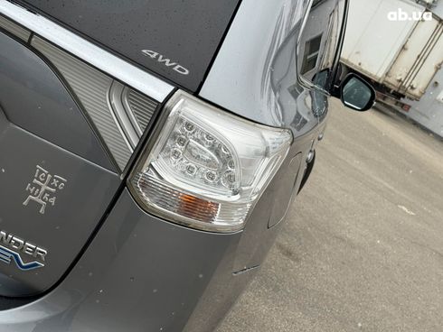 Mitsubishi Outlander PHEV 2013 серый - фото 10