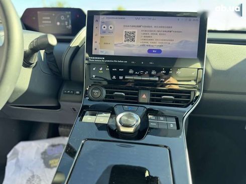 Toyota bZ 2025 - фото 15