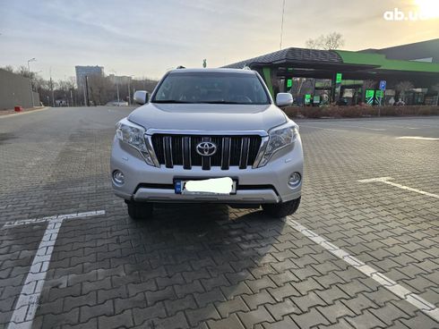 Toyota Land Cruiser Prado 2014 серебристый - фото 3