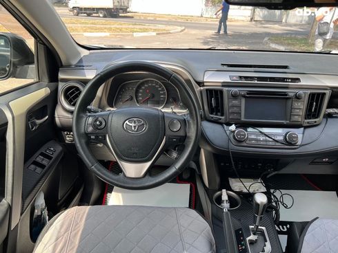 Toyota RAV4 2014 коричневый - фото 18