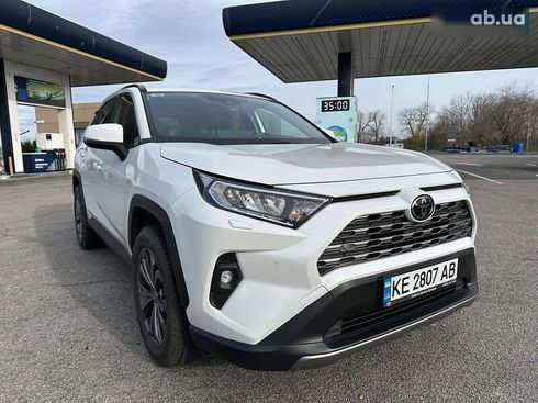 Toyota RAV4 2023 - фото 9