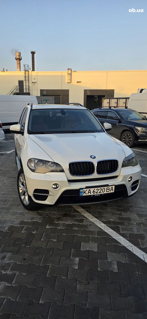 BMW X5 M 2011 белый - фото 8