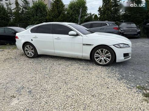 Jaguar XF 2017 - фото 4