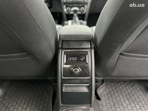 Skoda Superb 2012 белый - фото 25